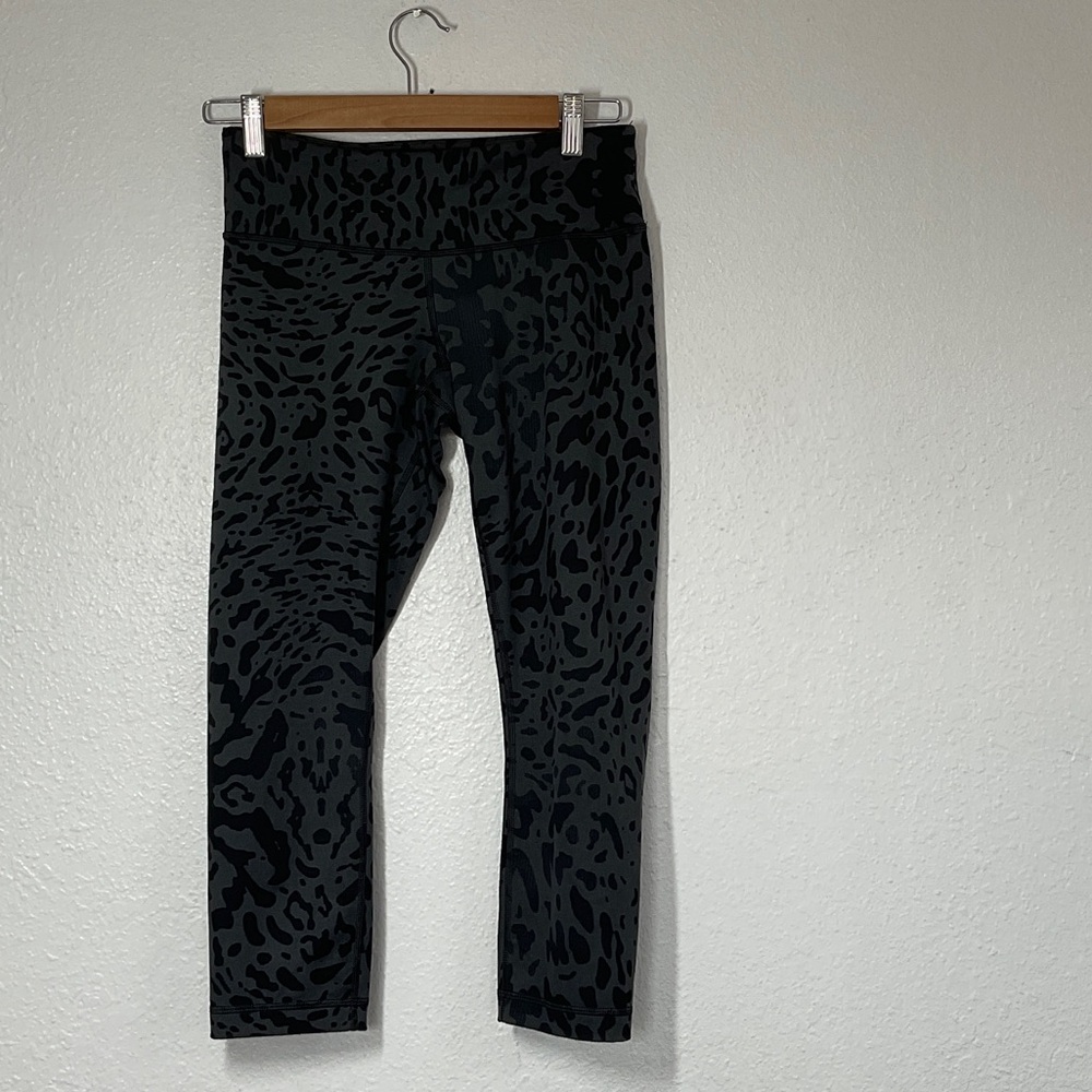 Lululemon Athletica :    Women Leggings